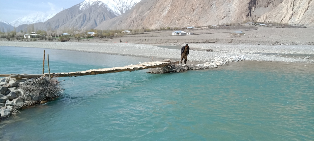 Residents of Deewangoal face great hardships due to no bridge on the Yarkhun bridge