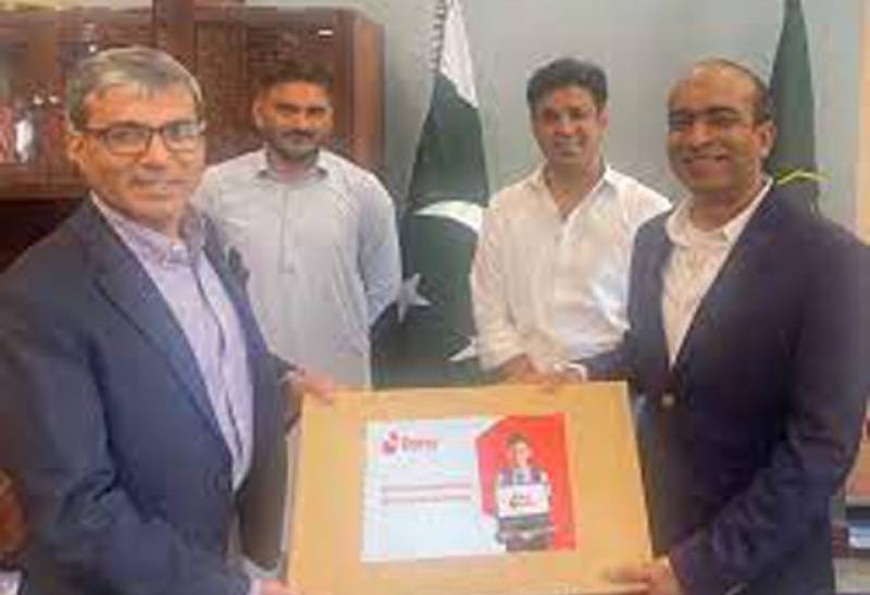 Daraz Donates 200 laptops to Government Schools to Empower the Students