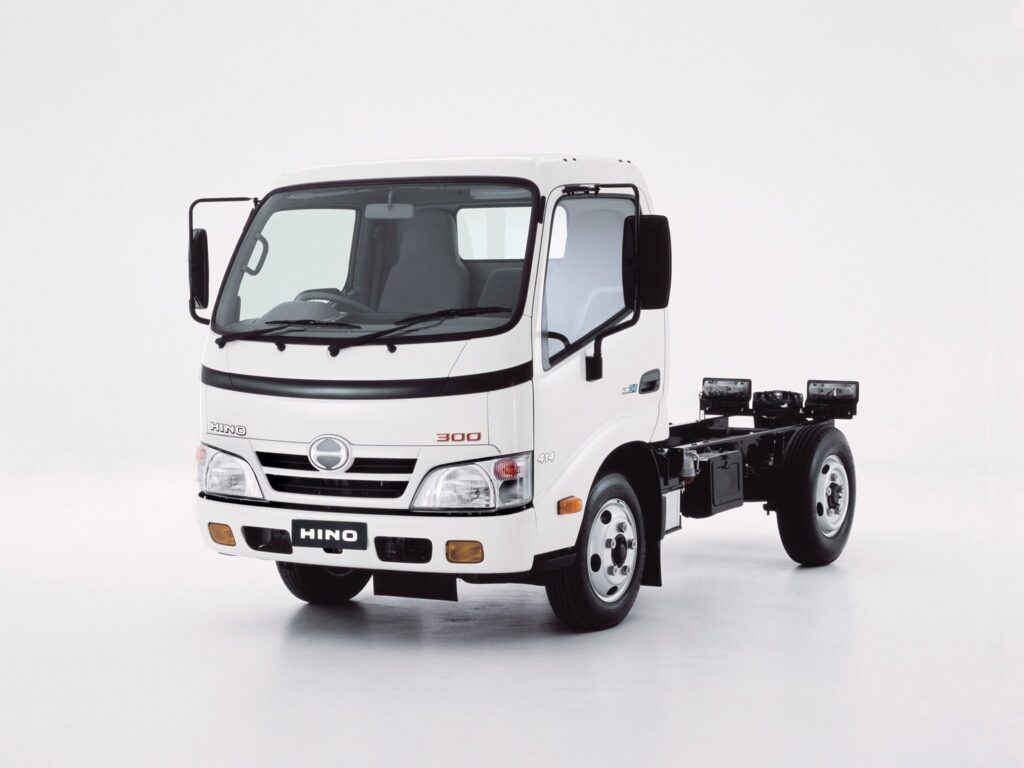 Hinopak Motors Launches Advanced Dutro 300 Series Nationwide