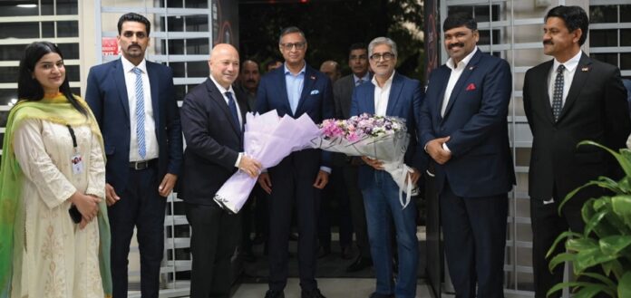 Veon CEO lauds Mobilink Bank's 35% green energy transition